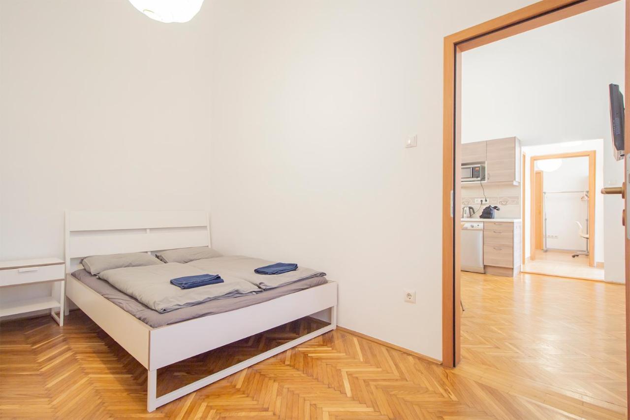 Two Bedroom Apartment At Basilica Budapest Eksteriør bilde